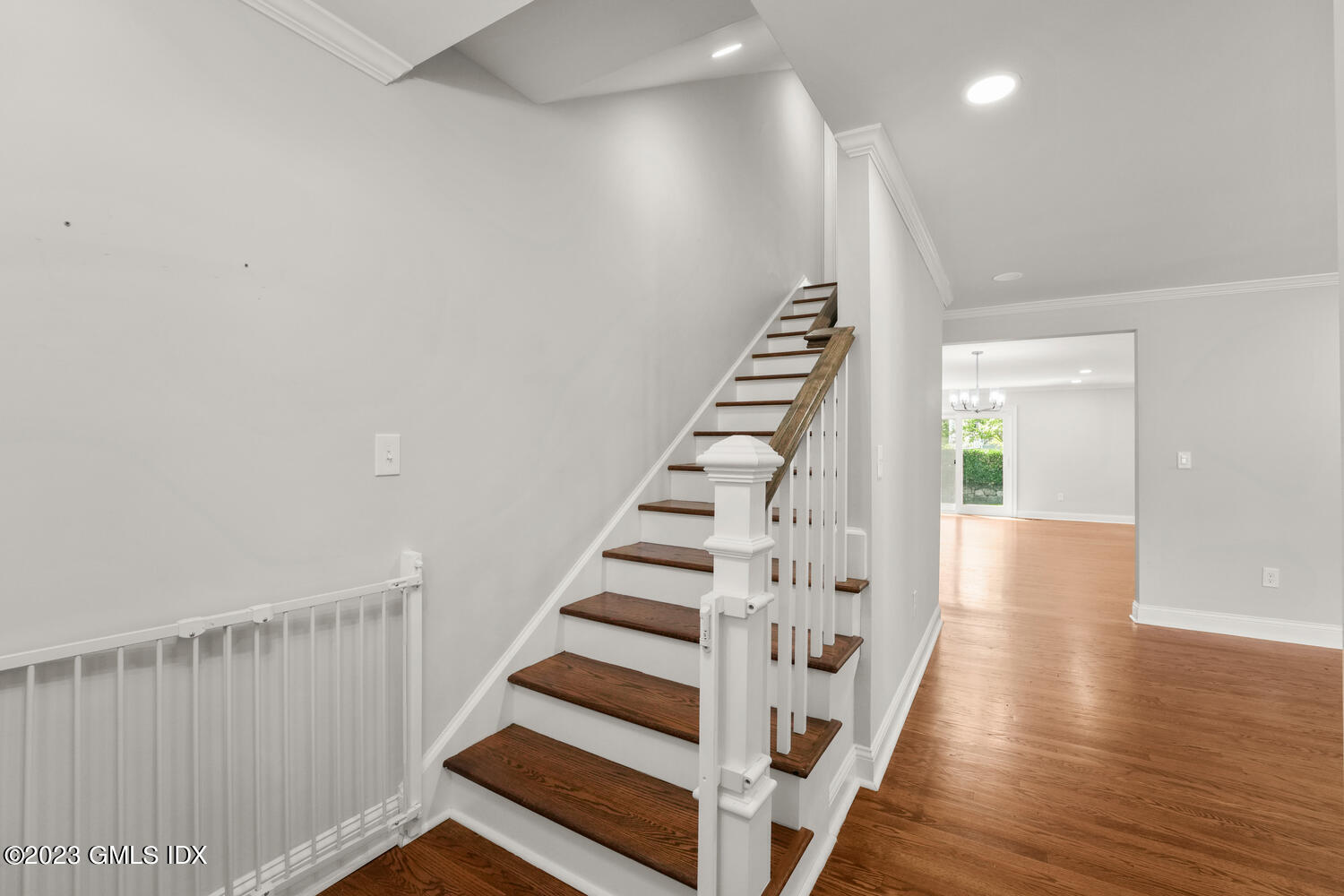 36 Sheep Hill Road Riverside, CT 06878 - Photo 6 of 37 a view of entryway with wooden floor