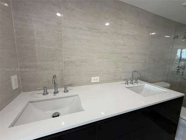 $3,500 | 3675 North Country Club Drive, Unit 2606, Aventura, FL 33180