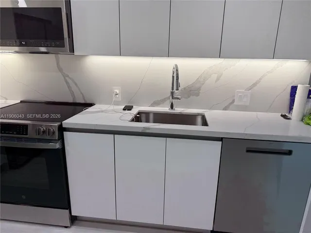 $3,500 | 3675 North Country Club Drive, Unit 2606, Aventura, FL 33180