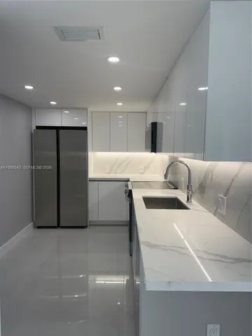 $3,500 | 3675 North Country Club Drive, Unit 2606, Aventura, FL 33180