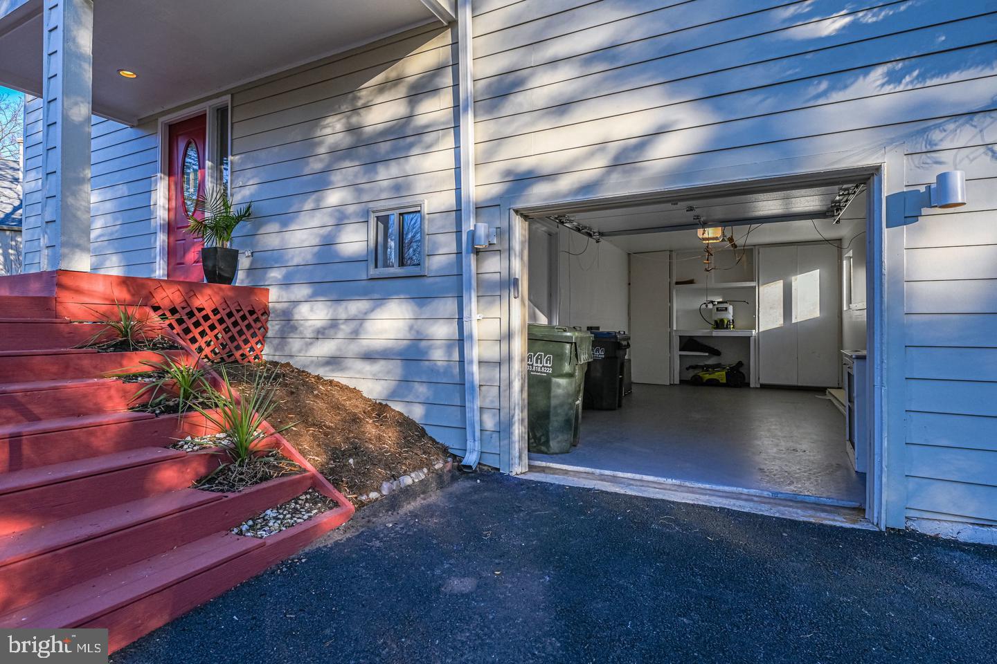 1661 Cedar Hollow Way Reston, VA 20194 - Photo 2 of 25 Garage