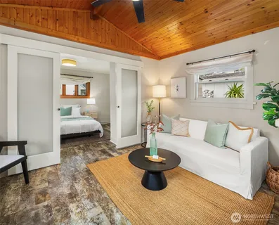 $749,950 | 2818 Boyer Avenue East, Unit 6, Seattle, WA 98102