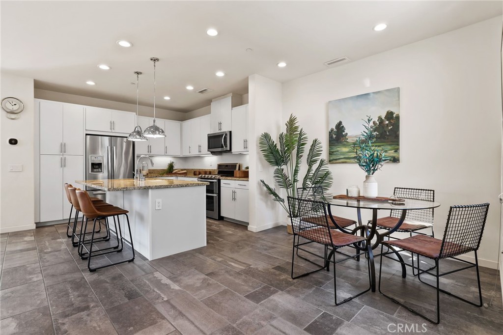 116 Agave Lake Forest, CA 92630 - Photo 4 of 35