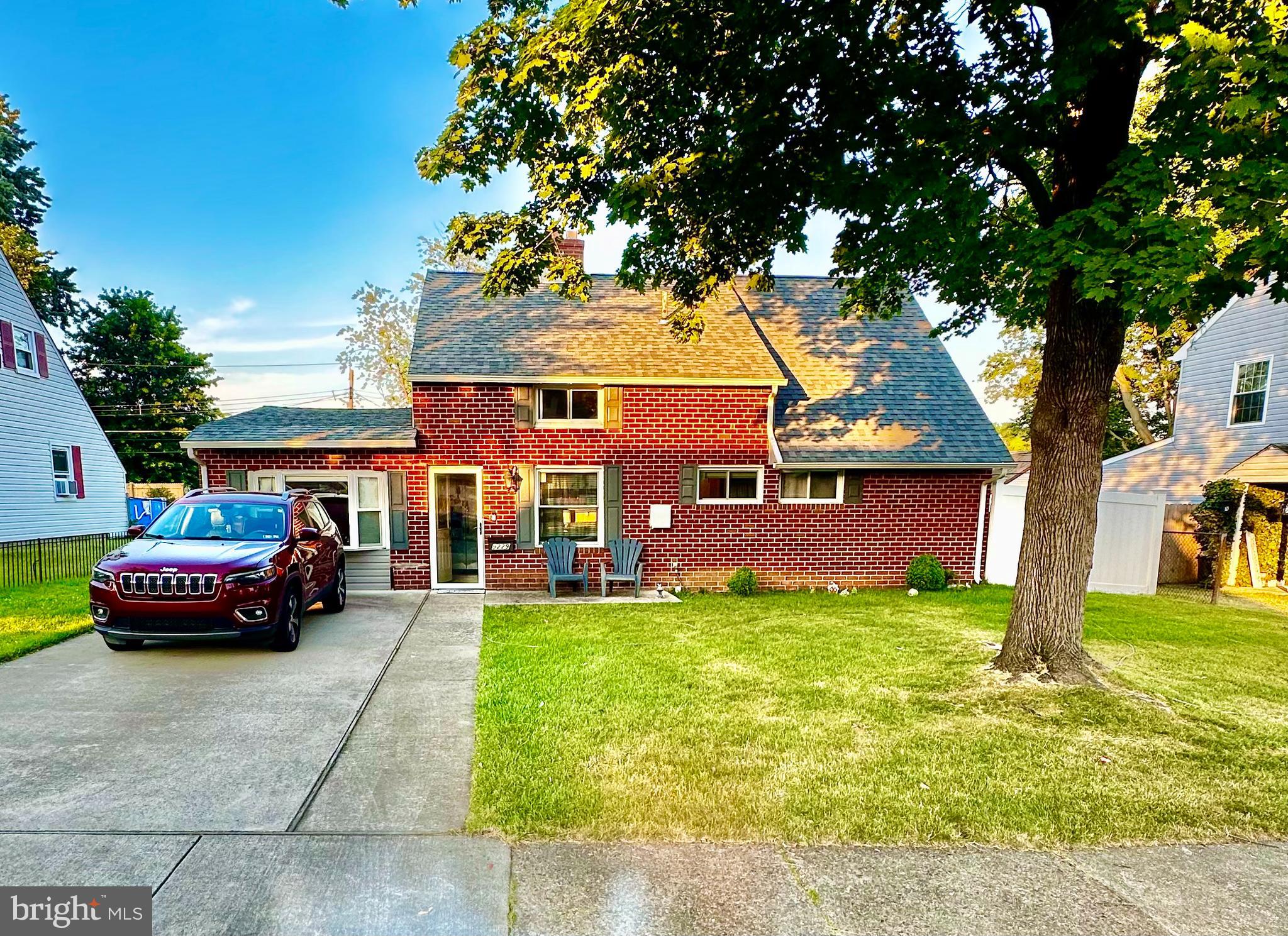 9229 Andover Road Philadelphia, PA 19114 - Photo 1 of 21 Beautiful front view
