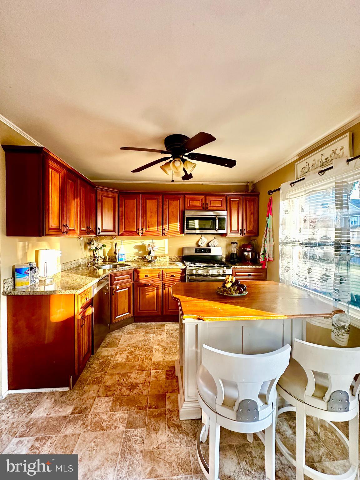 9229 Andover Road Philadelphia, PA 19114 - Photo 7 of 21 Beautiful Modern Kitchen