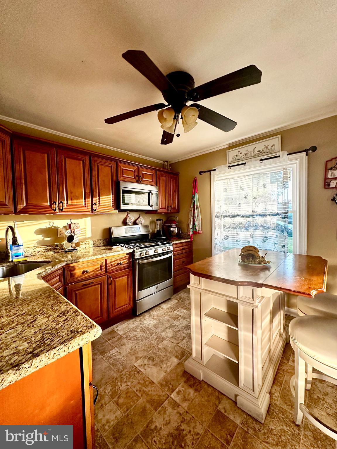9229 Andover Road Philadelphia, PA 19114 - Photo 8 of 21 Beautiful Modern Kitchen