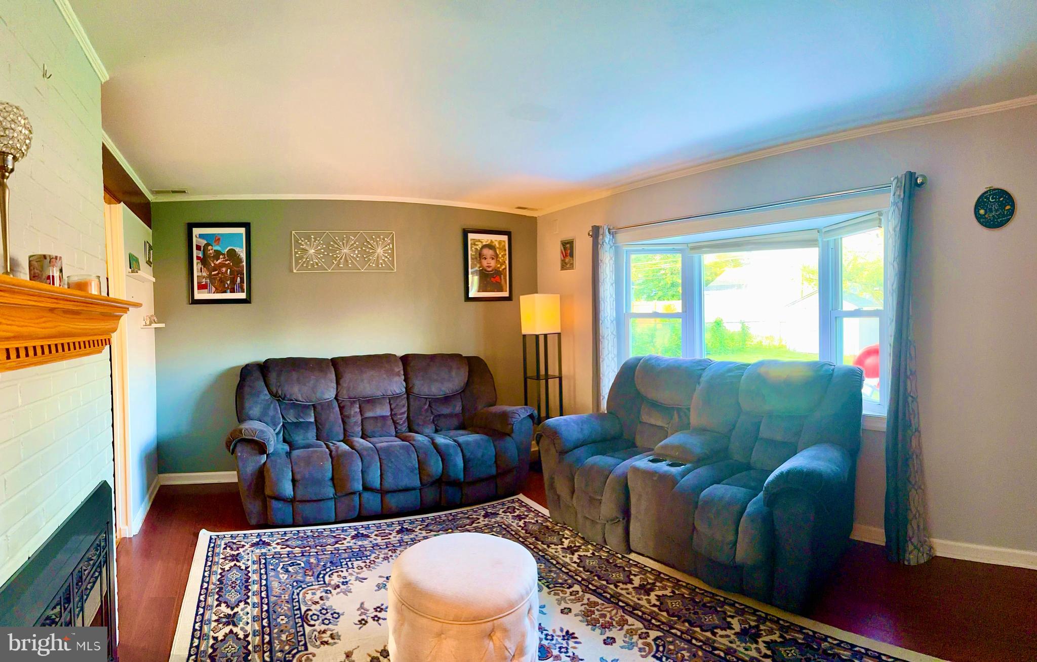 9229 Andover Road Philadelphia, PA 19114 - Photo 9 of 21 Very cozy Living Room