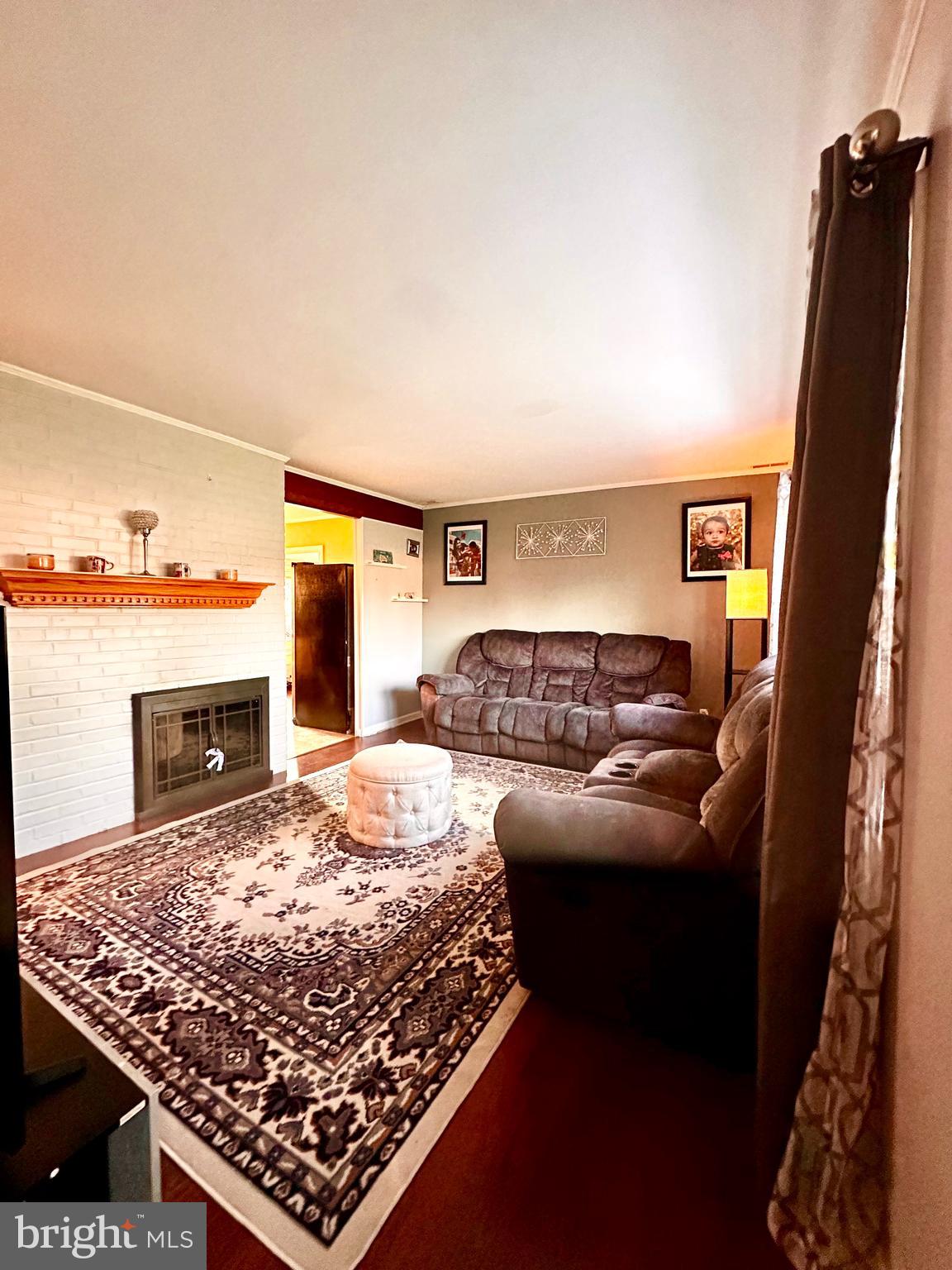 9229 Andover Road Philadelphia, PA 19114 - Photo 10 of 21 Very cozy Living Room