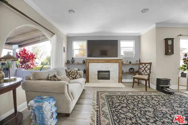 a view of a back yard of the house