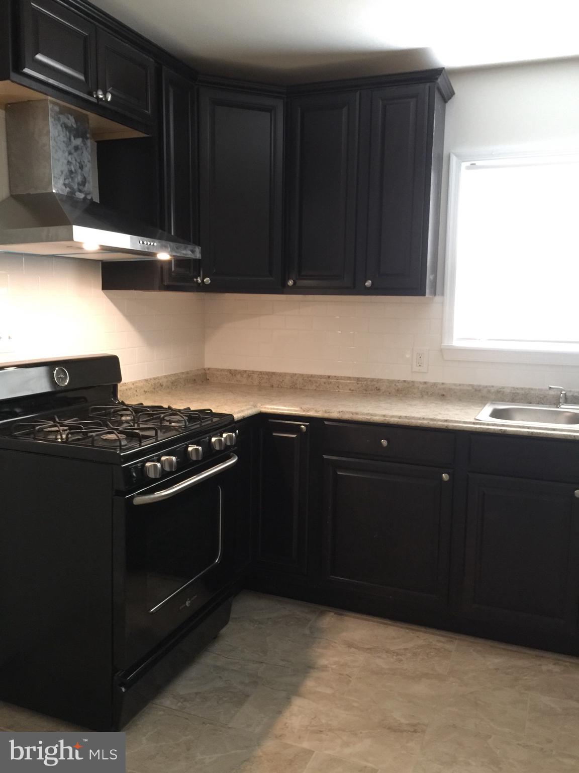 6120 Collinsway Road Baltimore, MD 21228 - Photo 22 of 40