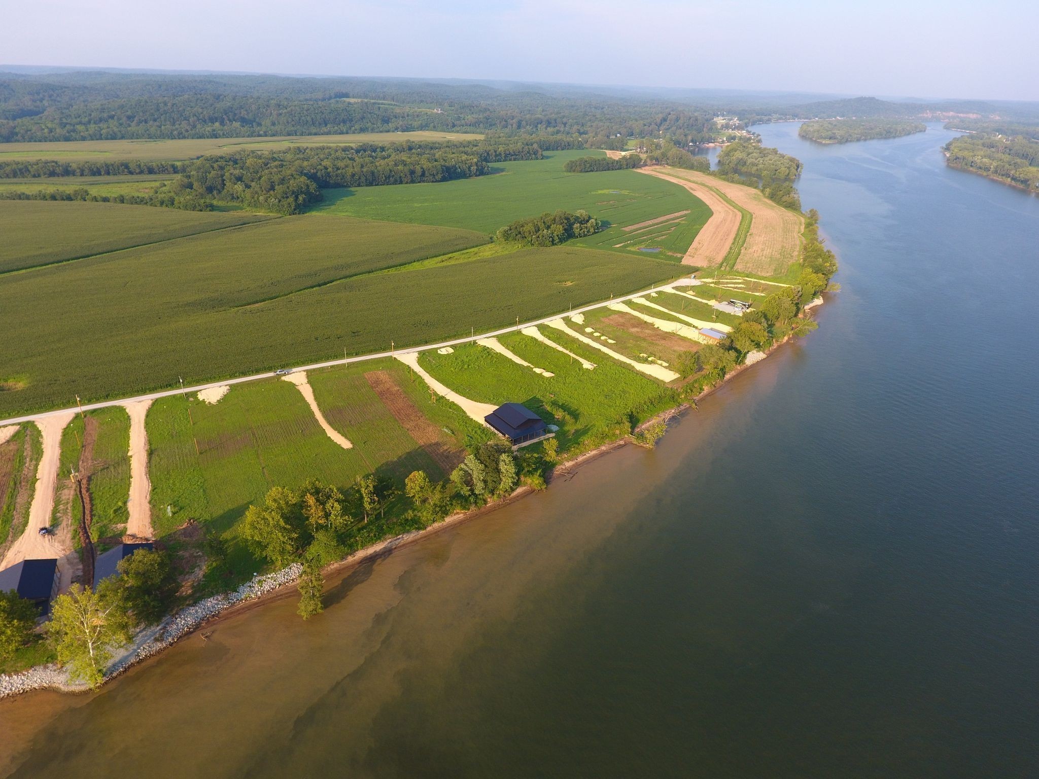 2485 Hardin Bottom River Road Clifton, TN 38425 - Photo 8 of 23 a view of an ocean from a balcony