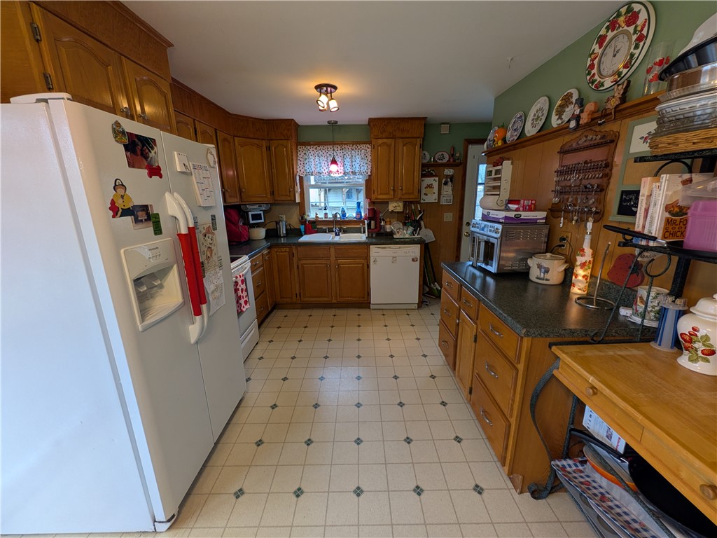 18 Noella Avenue Coventry, RI 02816 - Photo 15 of 32