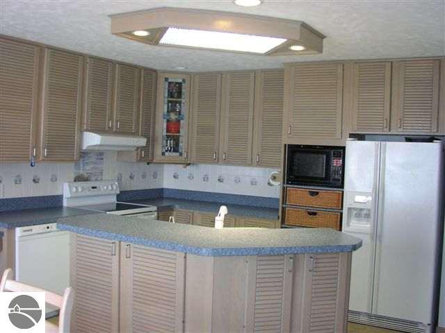 8864 South Sunnyview Road Traverse City, MI 49684 - Photo 3 of 9 1678544-2.JPG