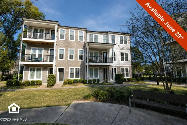 $2,250 | 331 McIvers Alley, Wilmington, NC 28401
