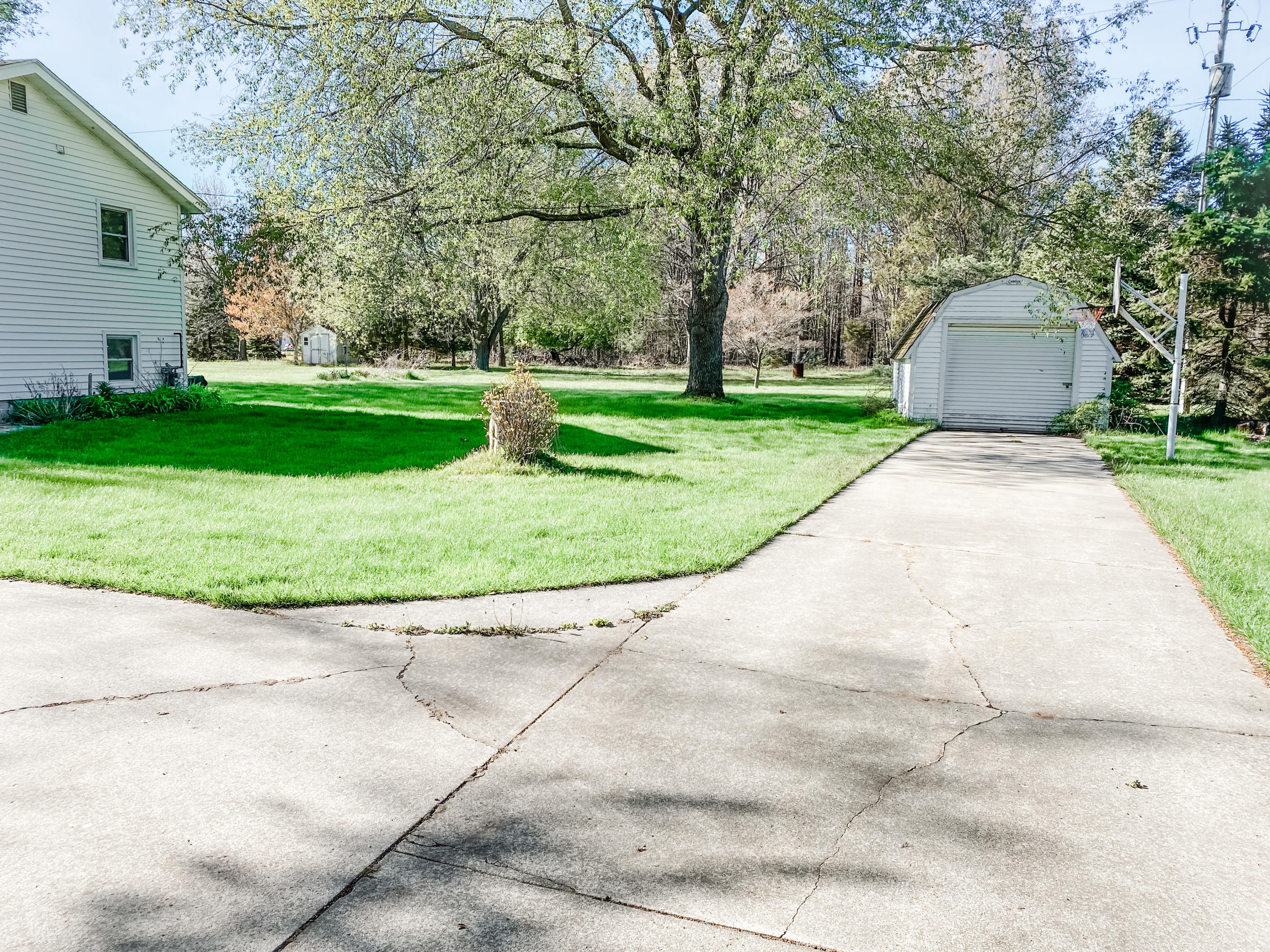 2540 Fenner Road Muskegon, MI 49445 - Photo 3 of 34 A9658246-F8C8-4FCE-8708-747BD790141E