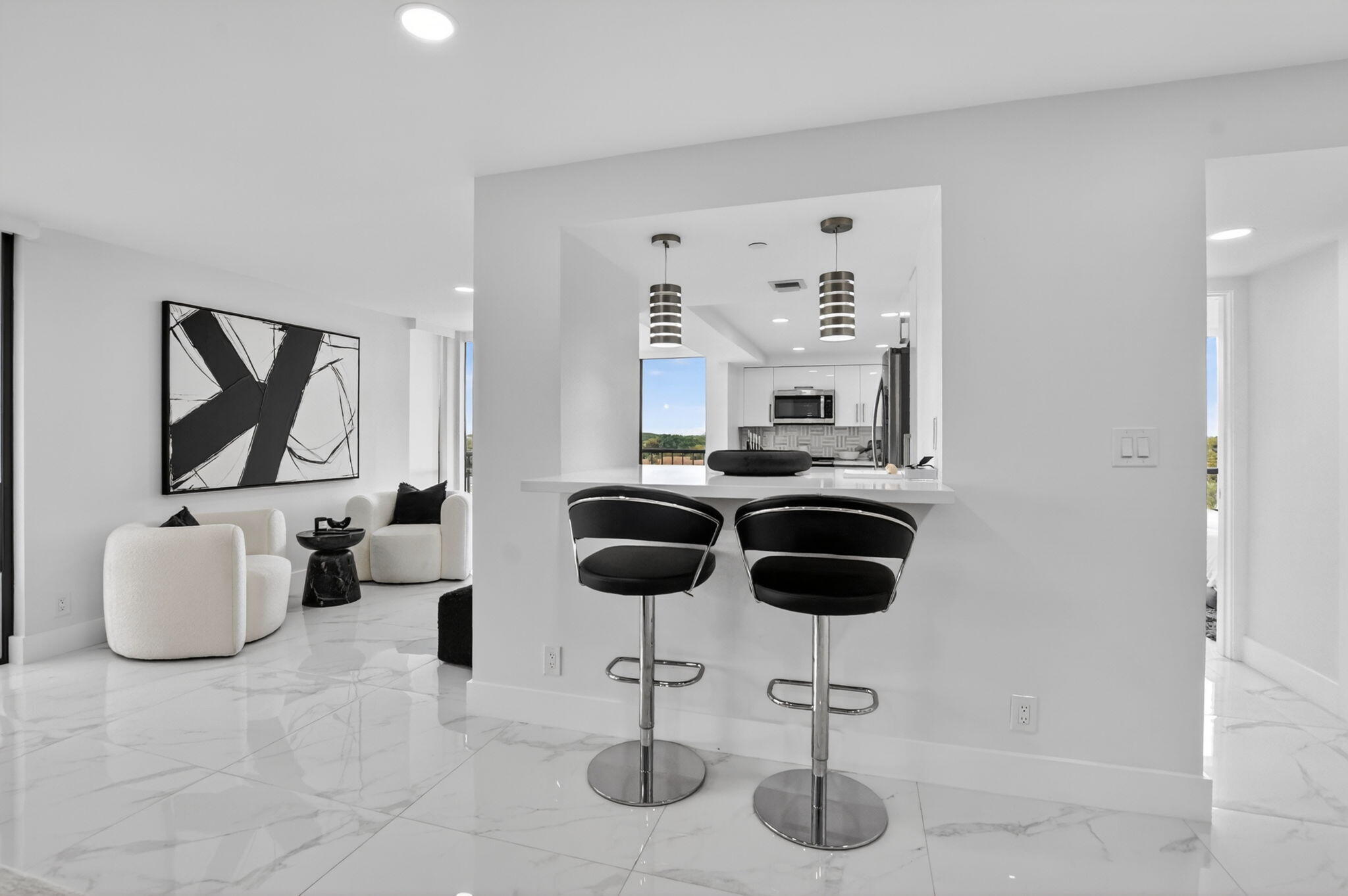 7738 Lakeside Boulevard, Unit 362 Boca Raton, FL 33434 - Photo 9 of 90 Bar and TV area area-web-or-mls-DSC_7497