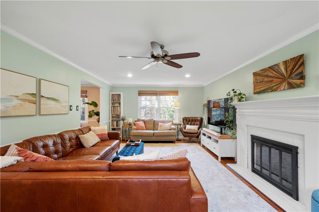 119 Seegar Road Pittsburgh, PA 15241 - Photo 4 of 41 Gallery Image 4