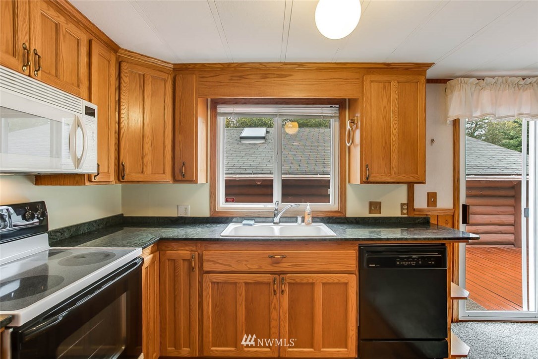 19104 Byers Road Southeast Maple Valley, WA 98038 - Photo 8 of 25