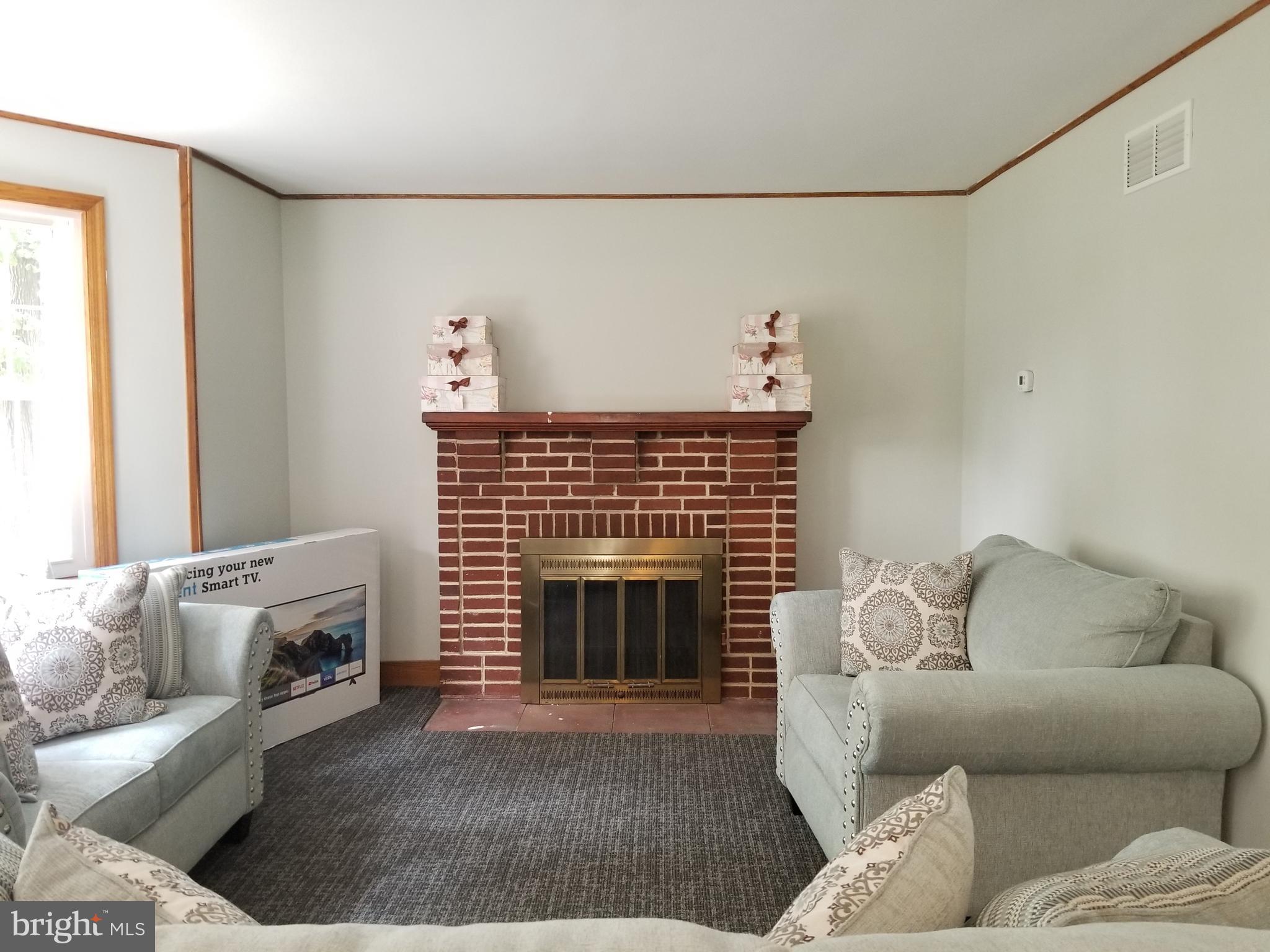 32 Kent Road Williamstown, NJ 08094 - Photo 7 of 32 Living Room