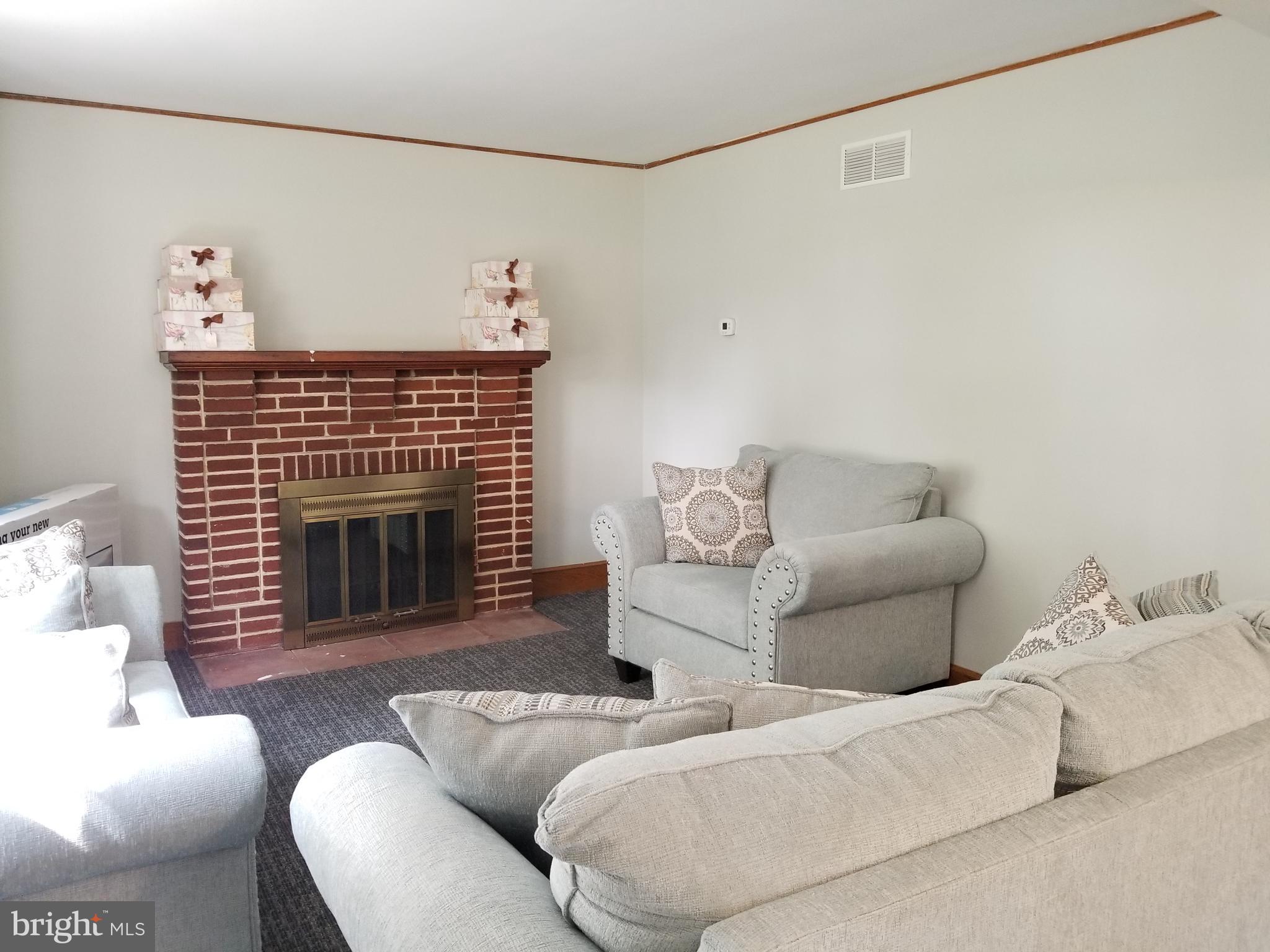 32 Kent Road Williamstown, NJ 08094 - Photo 8 of 32 Living Room