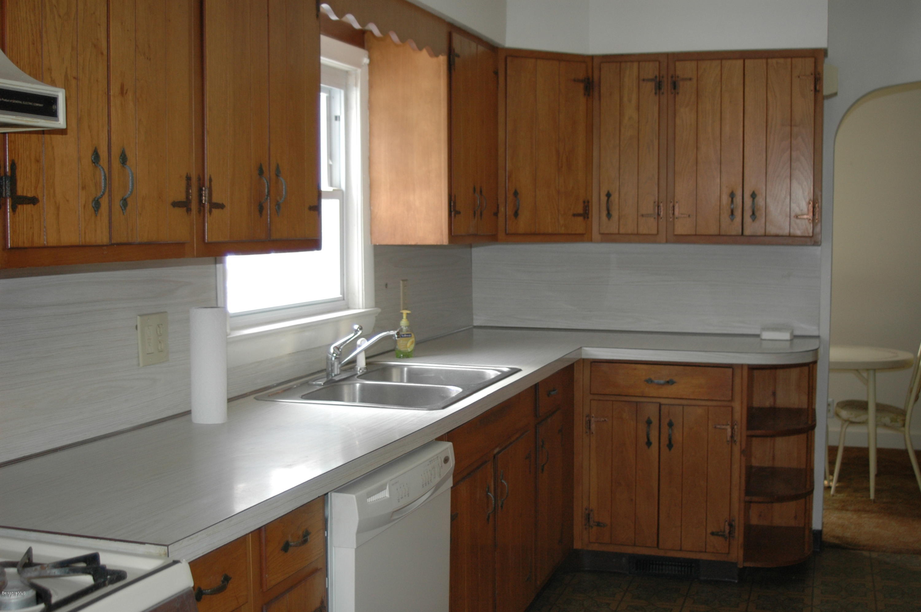 982 North State Road Cheshire, MA 01225 - Photo 8 of 32 Kitchen