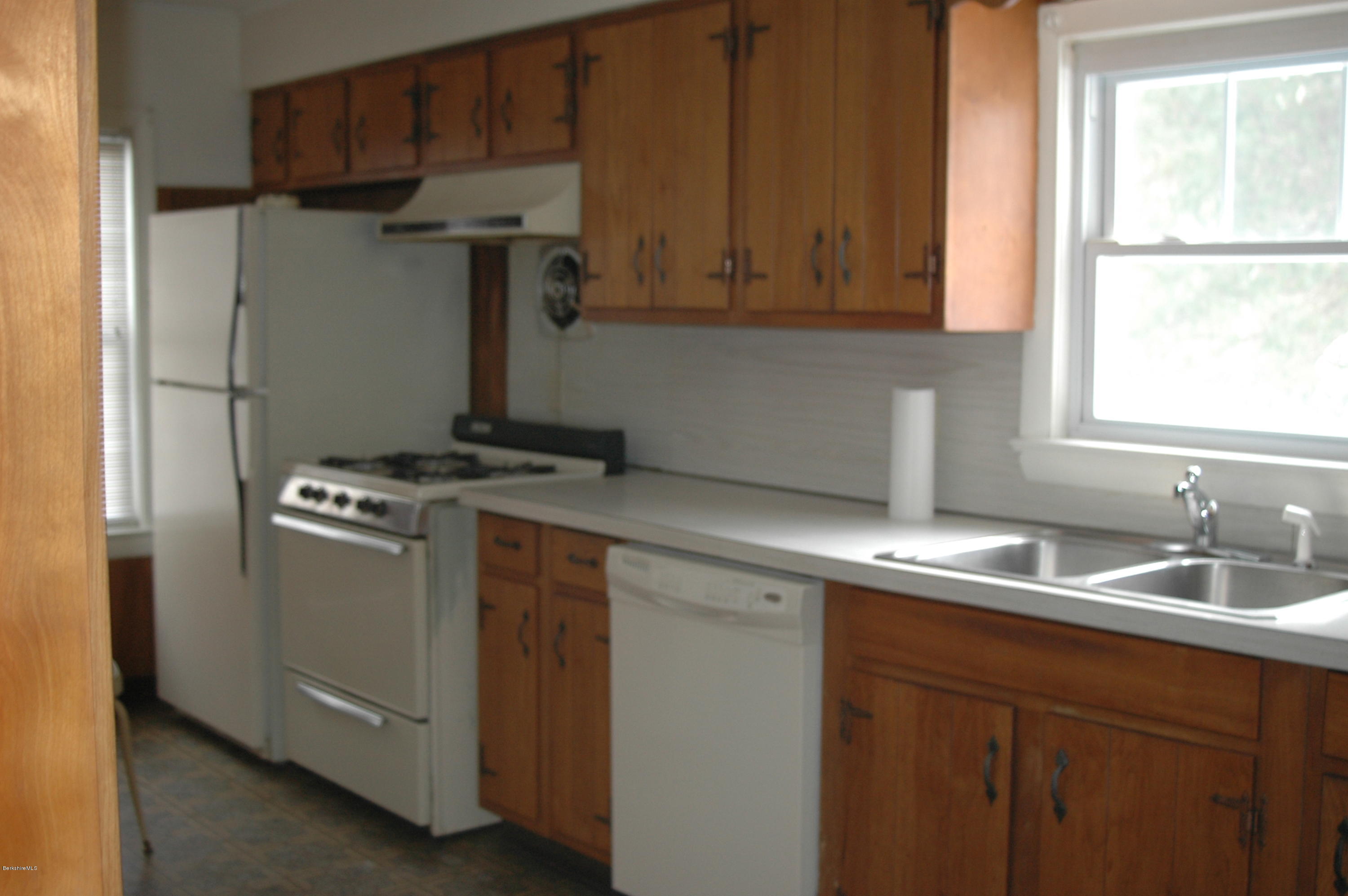 982 North State Road Cheshire, MA 01225 - Photo 9 of 32 Kitchen