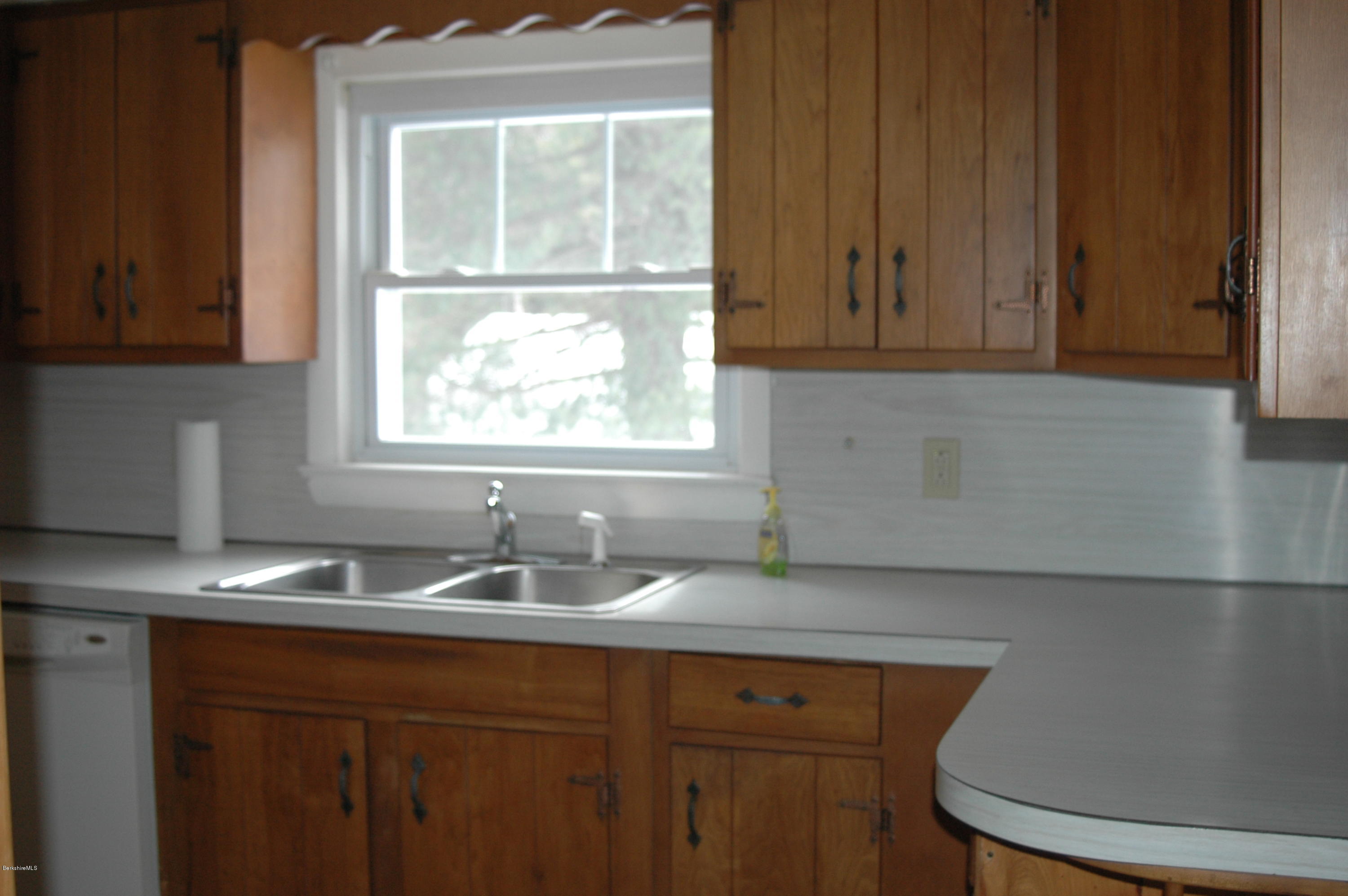 982 North State Road Cheshire, MA 01225 - Photo 10 of 32 Kitchen