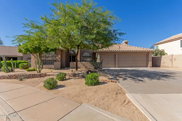 $650,000 | 810 North Los Altos Drive, Chandler, AZ 85224