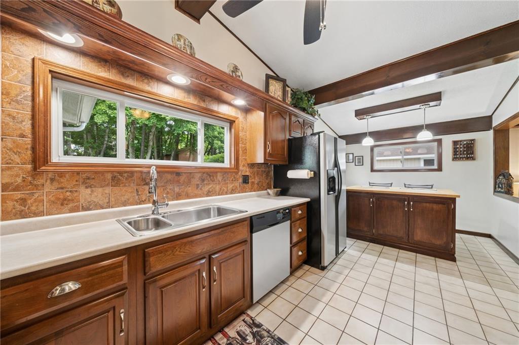 106 Daum's Lane Level Green, PA 15085 - Photo 9 of 40