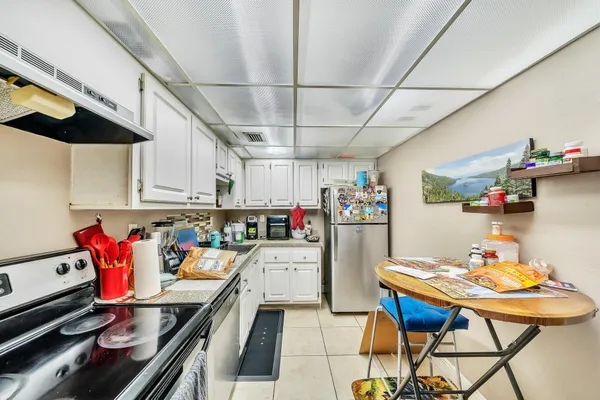 $164,900 | 1805 Sans Souci Boulevard, Unit 507, North Miami, FL 33181