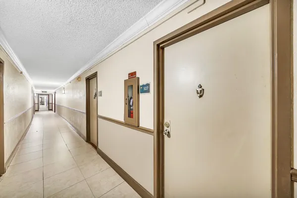$164,900 | 1805 Sans Souci Boulevard, Unit 507, North Miami, FL 33181