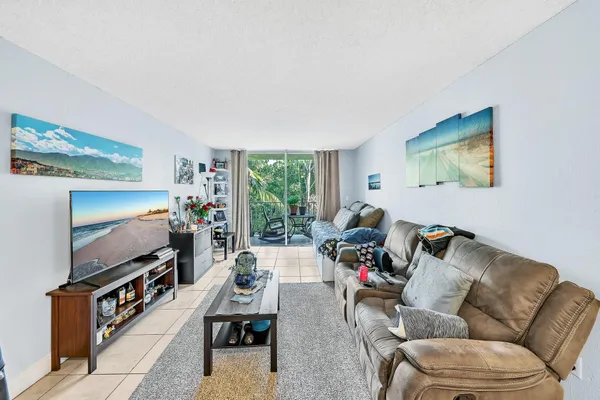 $164,900 | 1805 Sans Souci Boulevard, Unit 507, North Miami, FL 33181