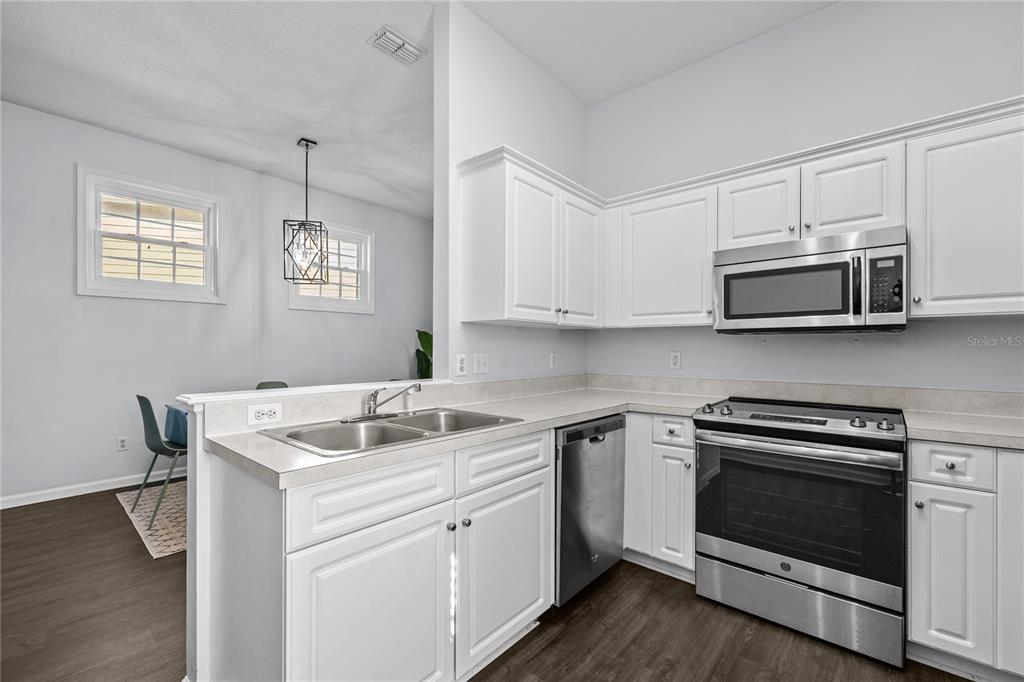 5213 Southwest 91 Terrace, Unit B Gainesville, FL 32608 - Photo 9 of 27