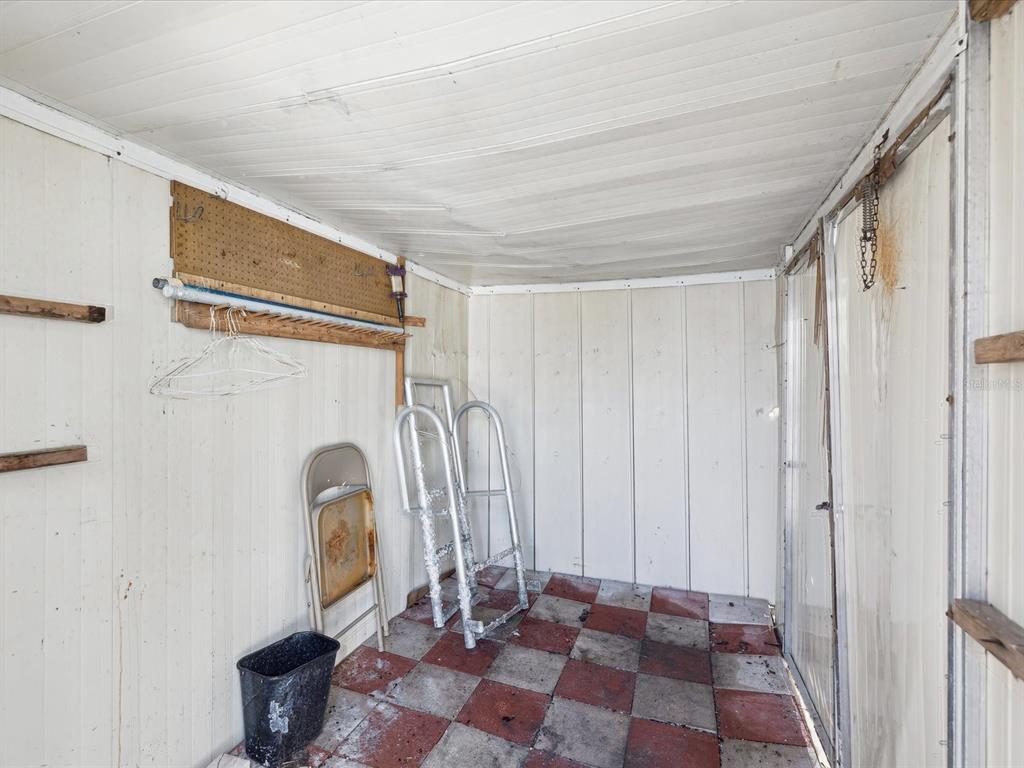 11549 48th Avenue North St. Petersburg, FL 33708 - Photo 31 of 37 a view of a entryway