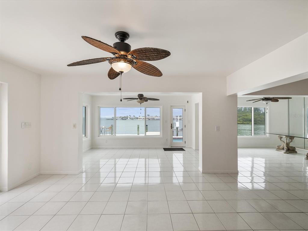 11549 48th Avenue North St. Petersburg, FL 33708 - Photo 8 of 37 a view of an empty room with a window