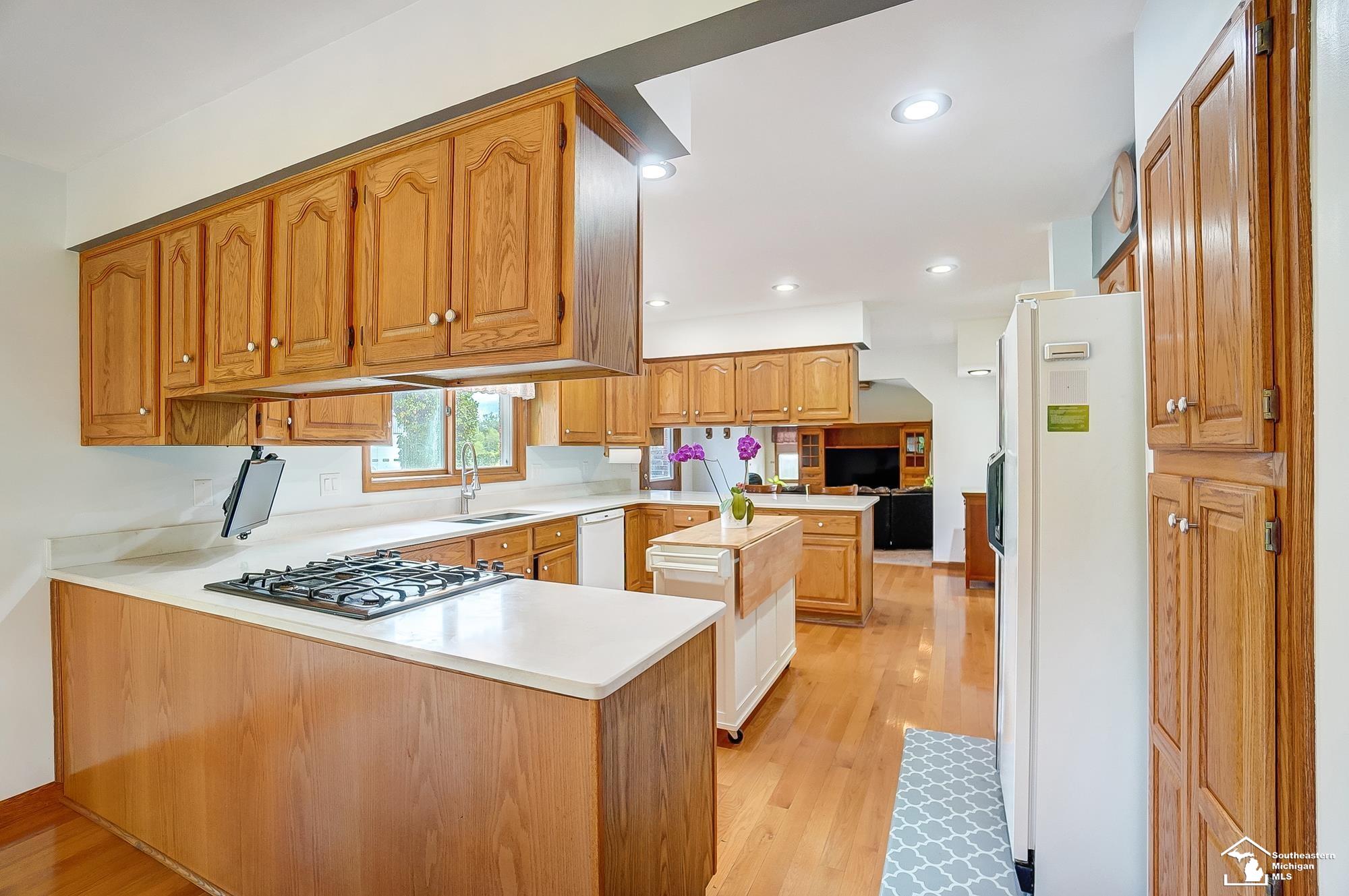 49774 Willis Road Belleville, MI 48111 - Photo 15 of 53 50120134-14.JPG
