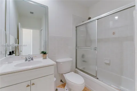 $1,050,000 | 9221 Southwest 170th Lane, Palmetto Bay, FL 33157