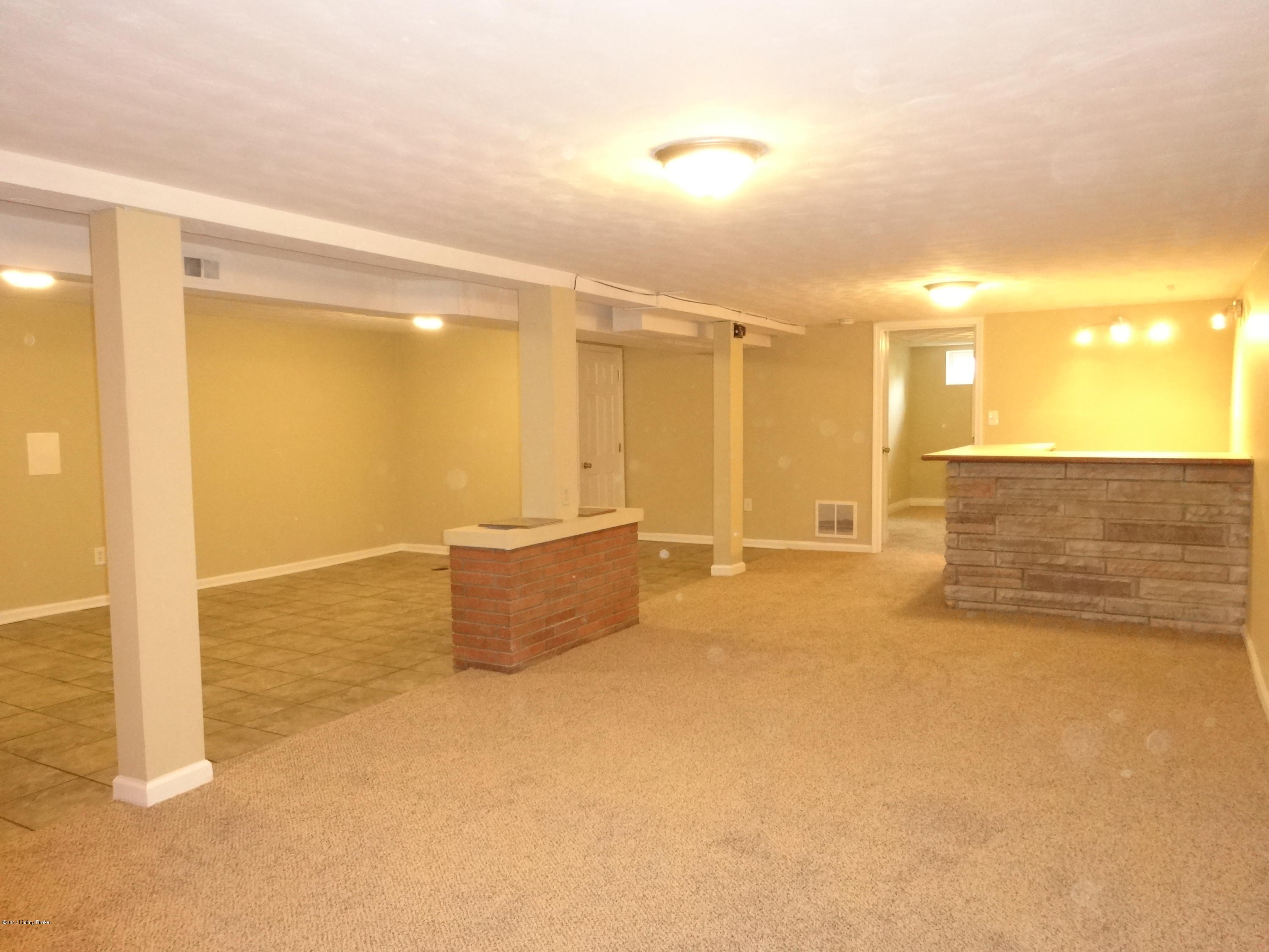 GREAT FINISHED BMT OFFER A GAME AREA & FAMILY RM W/ FIREPLACE AND WET BAR!