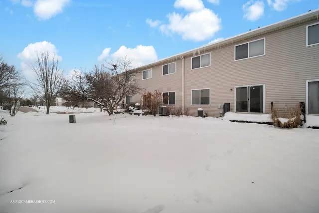 $384,900 | 2295 Stoughton Drive, Aurora, IL 60502