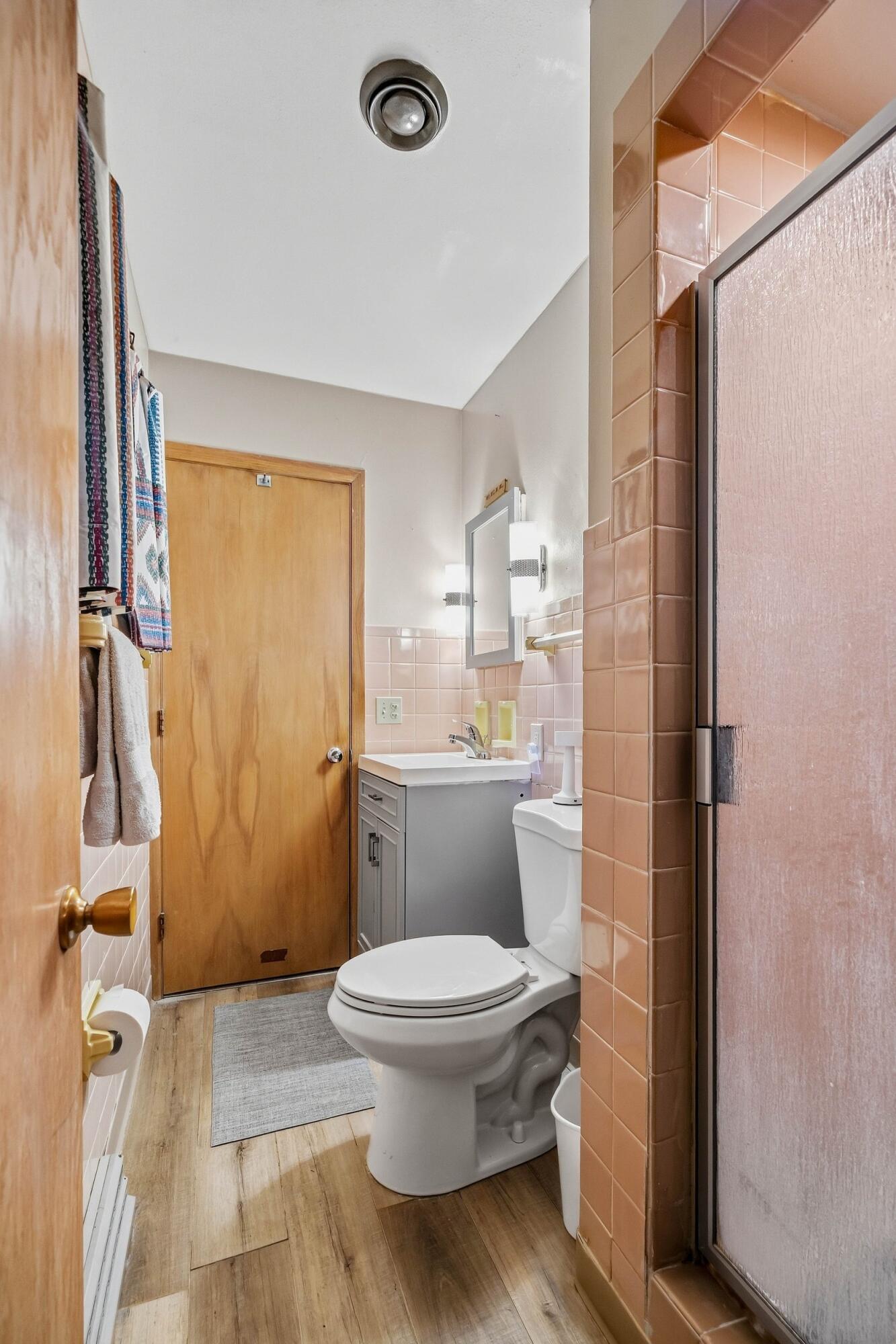219 Heidel Road Thiensville, WI 53092 - Photo 17 of 33 Primary Bathroom 2