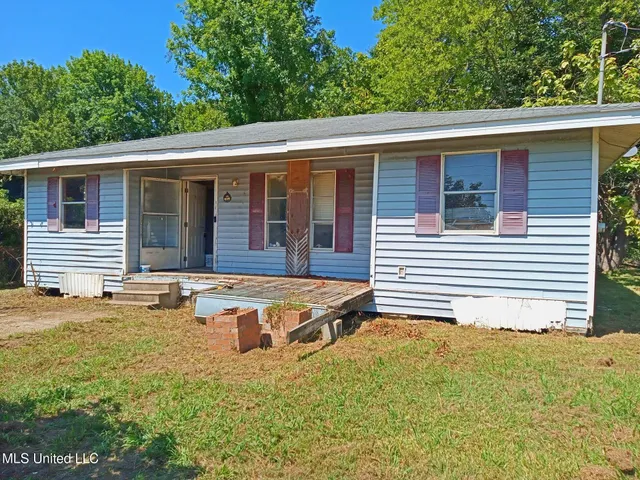 $17,900 | 354 West 5th Street, Yazoo City, MS 39194