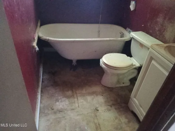 $9,900 | 354 West 5th Street, Yazoo City, MS 39194