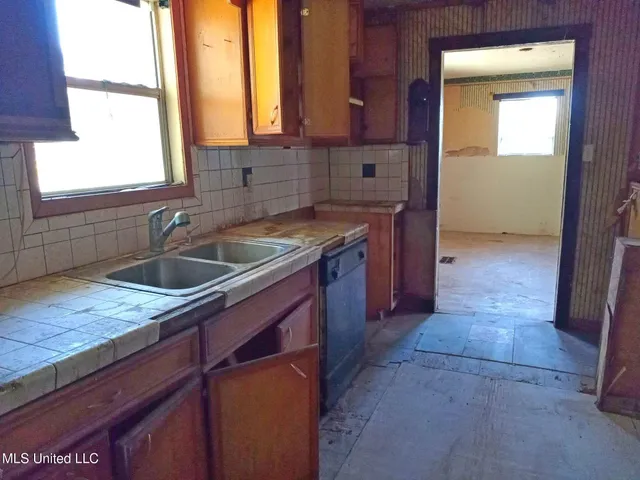 $17,900 | 354 West 5th Street, Yazoo City, MS 39194