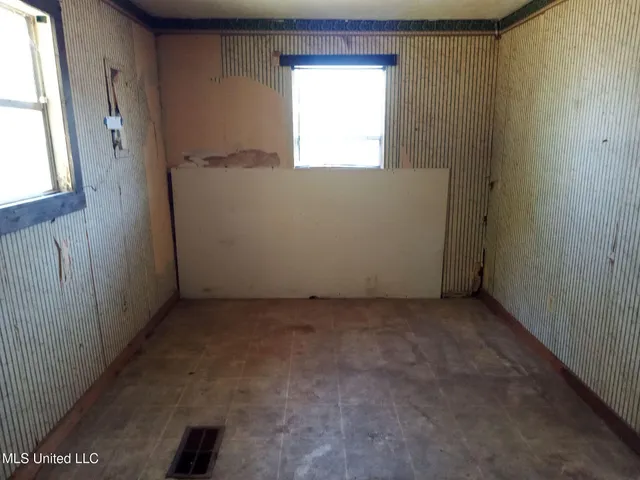 $17,900 | 354 West 5th Street, Yazoo City, MS 39194