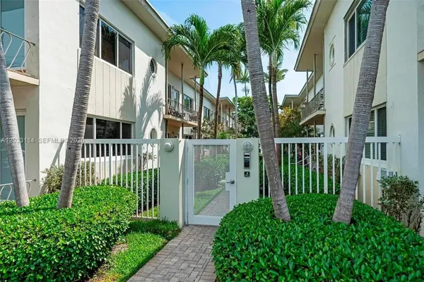 $2,850 | 1100 Venetian Way, Unit 2B, Miami, FL 33139