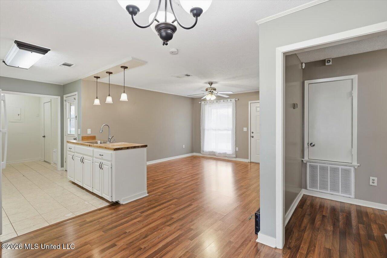 3056 Highway 80 Brandon, MS 39042 - Photo 12 of 22 14-3056 US-80 _ Home Tours MS