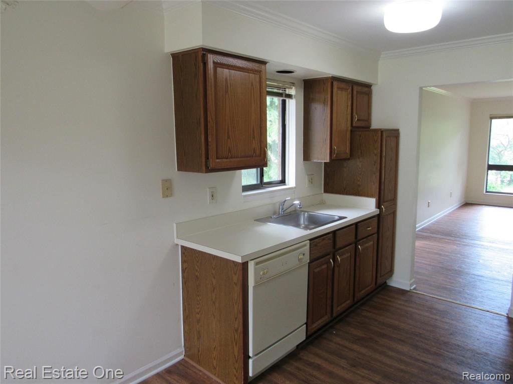 988 Wexford Way, Unit 32 Rochester Hills, MI 48307 - Photo 22 of 24