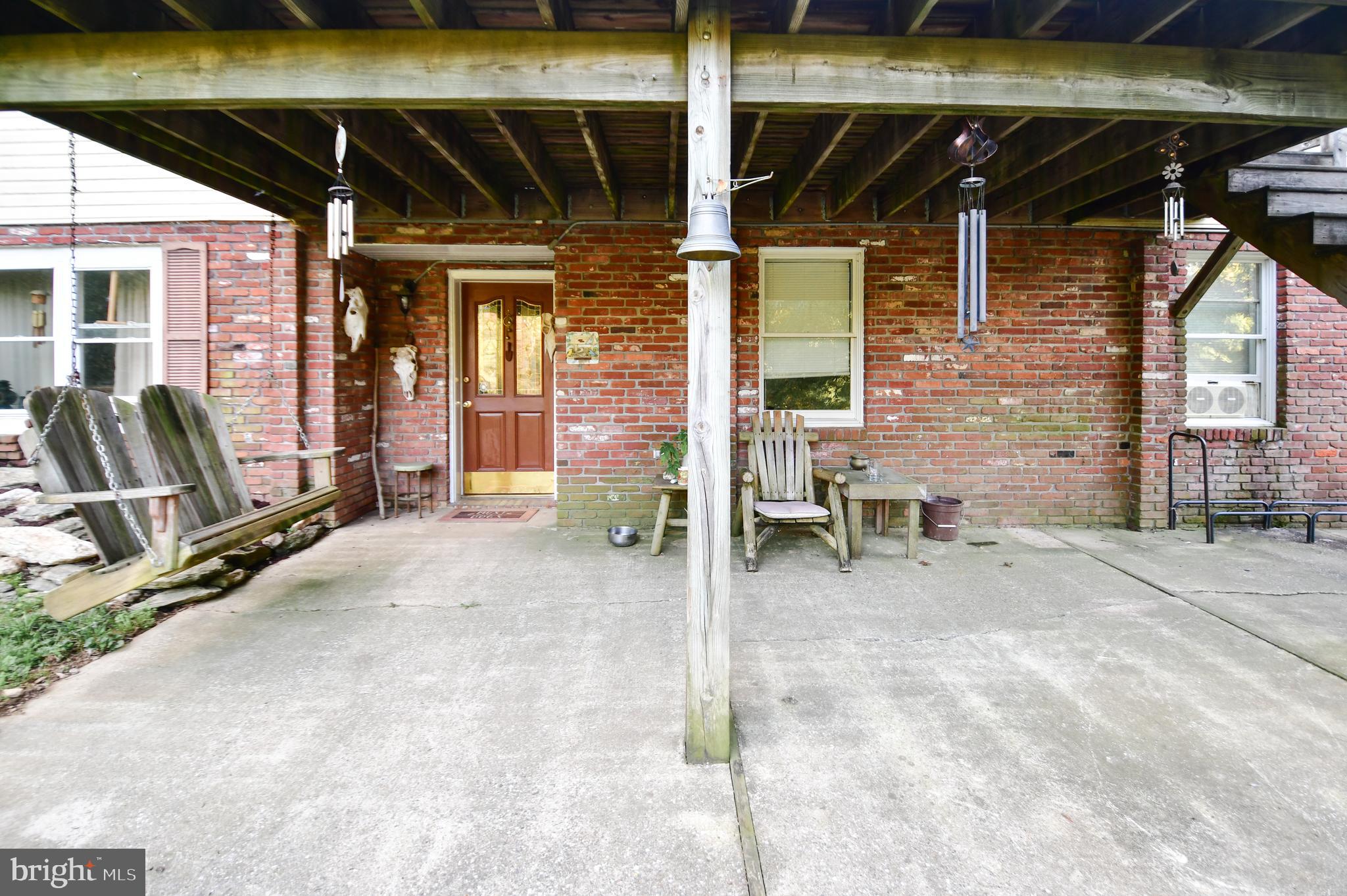 4608 London Bridge Road Sykesville, MD 21784 - Photo 16 of 40 Lower level front entrance.