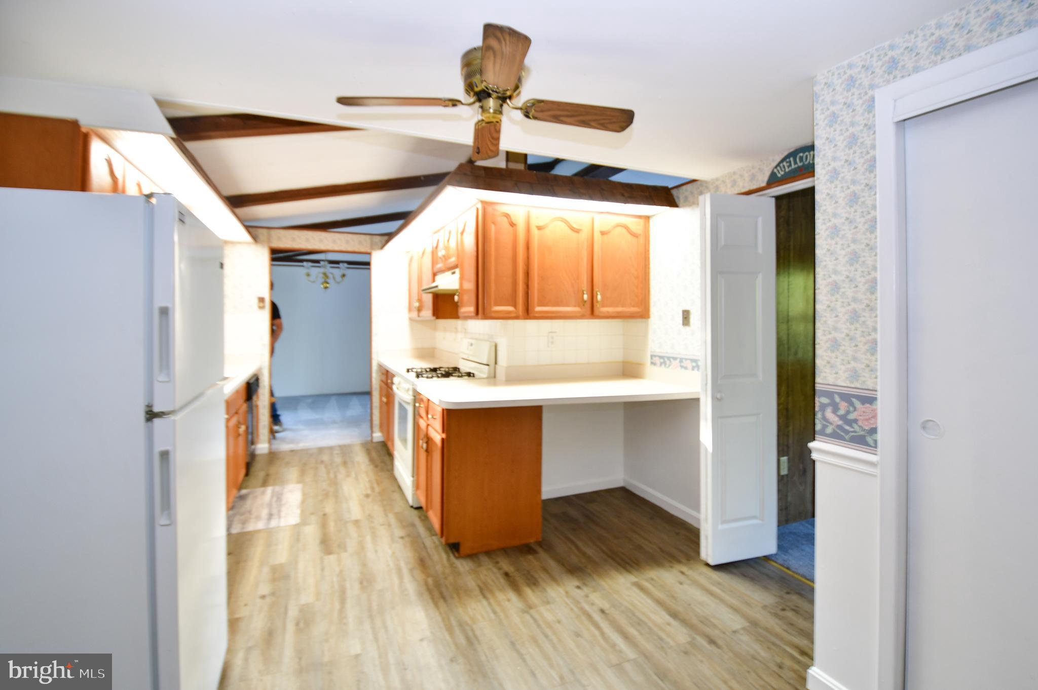 4608 London Bridge Road Sykesville, MD 21784 - Photo 4 of 40 Upper level kitchen.