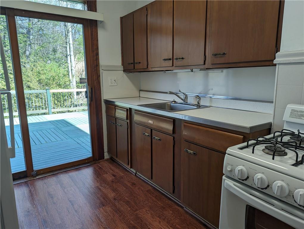4062 Brandon Road Pittsburgh, PA 15212 - Photo 4 of 12 Gallery Image 4